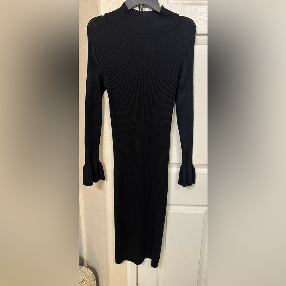 Elegant Black Ribbed Knit Dress - Picture 3 of 5